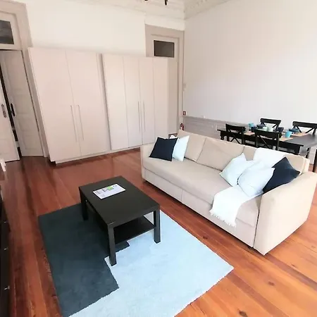 Alvares Cabral Apartamento D * Porto