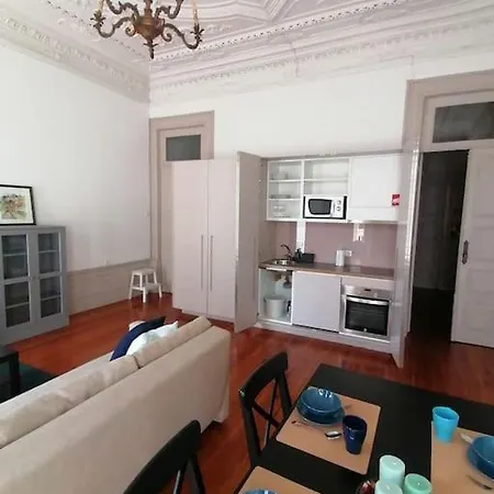 Alvares Cabral Apartamento D * Porto